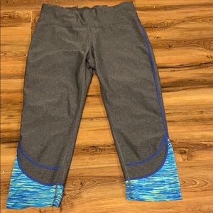 Grey cropped leggings